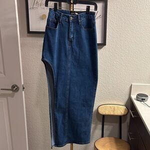 Elegant Indigo Women's Jeans